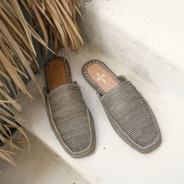 Munatas Men's Mules Gray